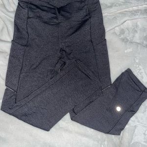lulu lemon short leggings grey with pockets PERFECT CONDITION
